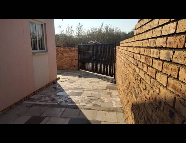 2 BEDROOM CLUSTER FOR SALE IN ZANDSPRUIT